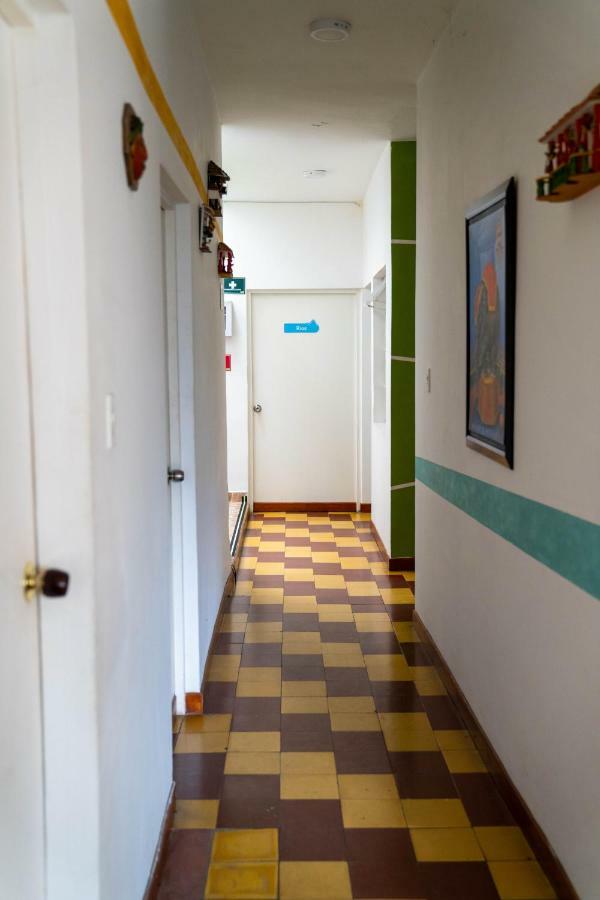 Los Andes Hostel Меделин Екстериор снимка